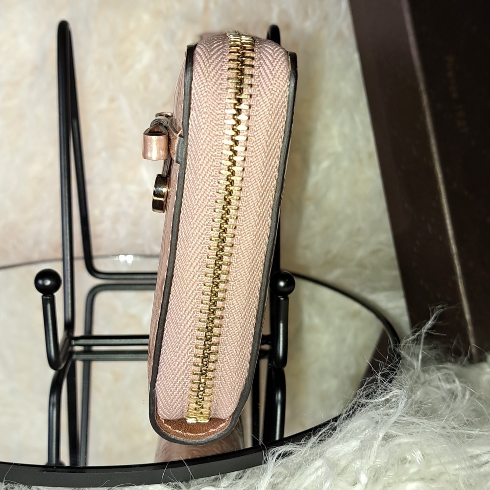 Gucci Micro Guccissima Bow Wallet EUC - Picture 8 of 17